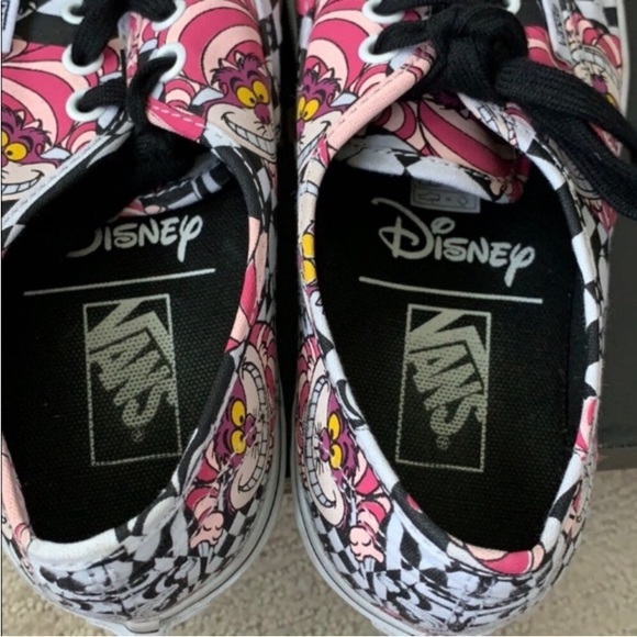 Disney Alice in Wonderland Cheshire Vans - Picture 4 of 12